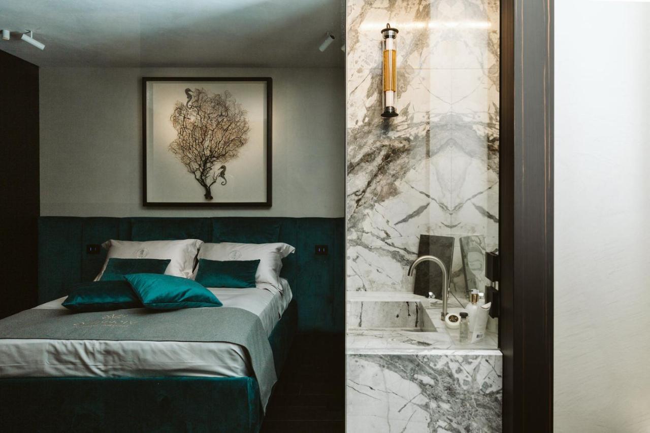 The Harbour - Luxury Living Bed & Breakfast Trani Exterior photo