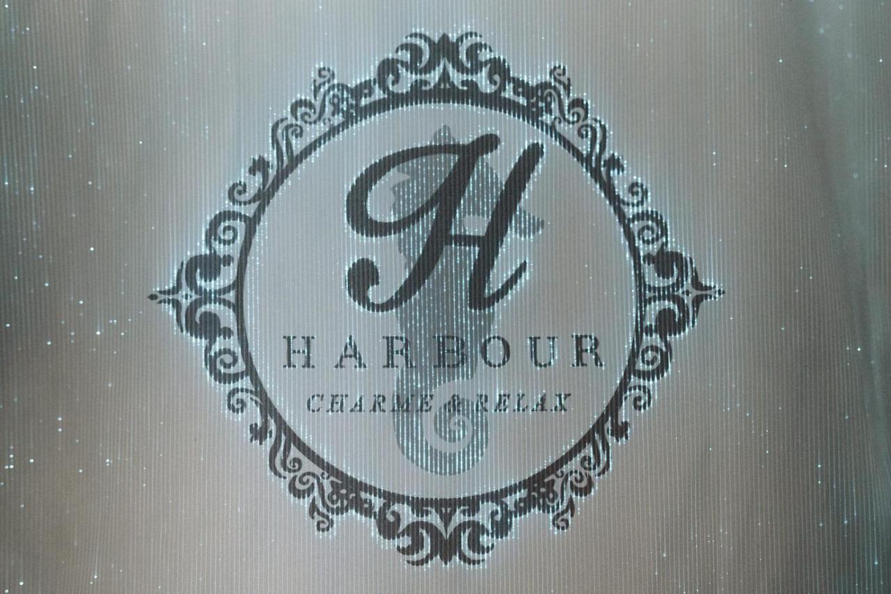 The Harbour - Luxury Living Bed & Breakfast Trani Exterior photo