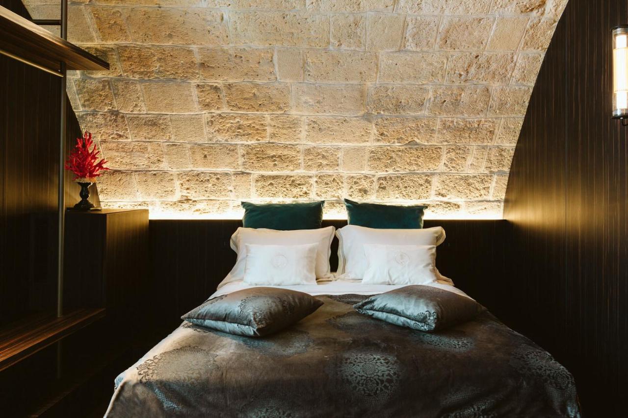 The Harbour - Luxury Living Bed & Breakfast Trani Exterior photo